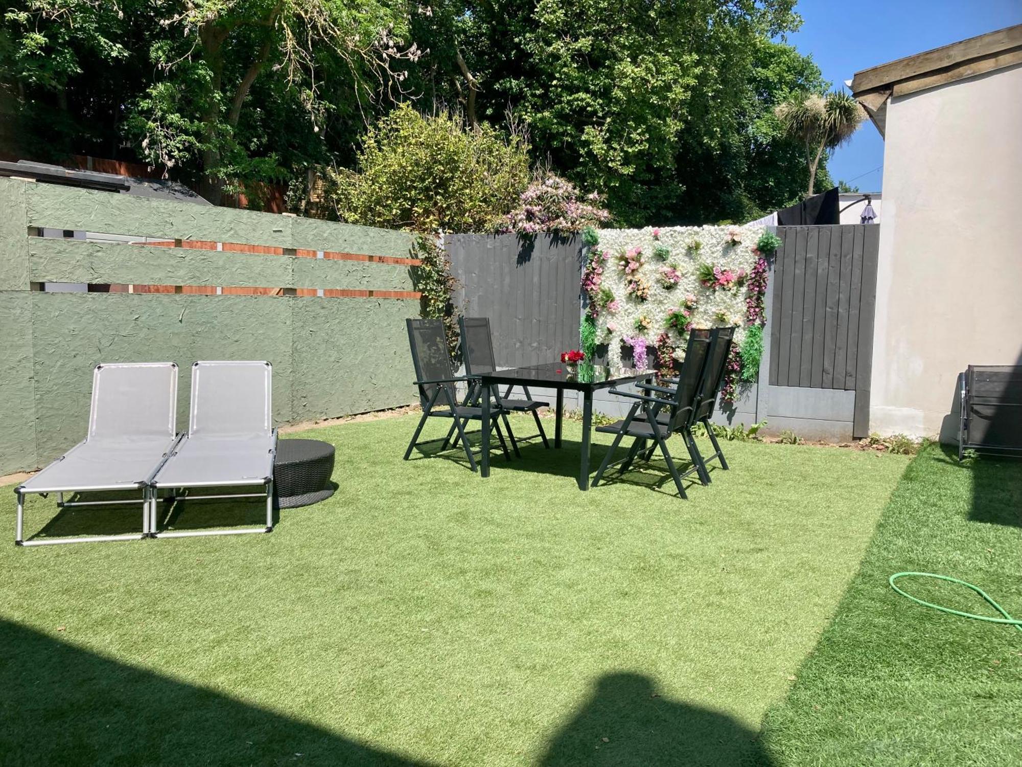 לונדון Cosy Modern Family Home Free Parking Garden מראה חיצוני תמונה
